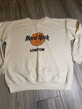 Vintage Hard Rock Cafe London Cream Crewneck with Orange Logo